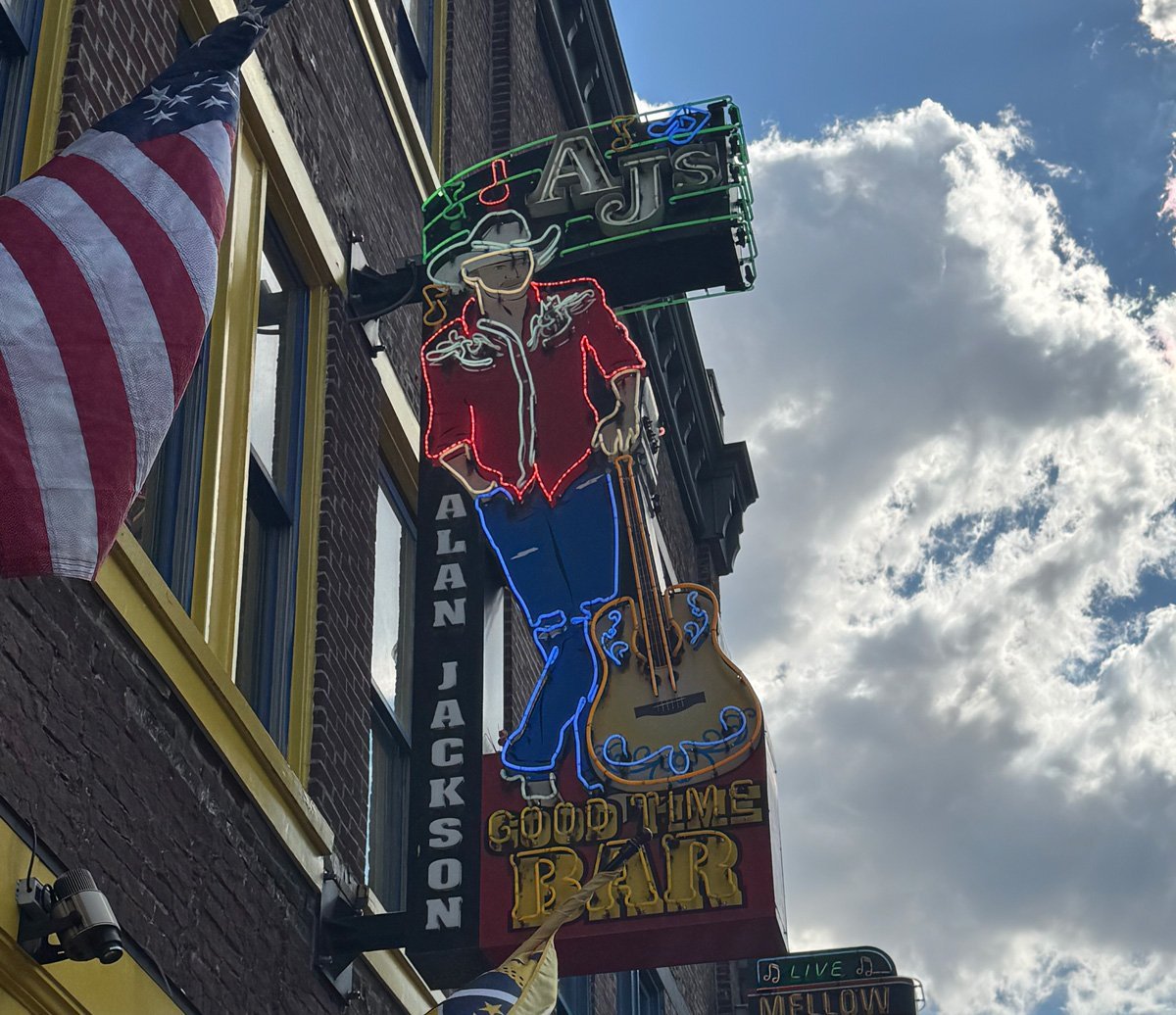 Alan Jackson’s Good Time Bar