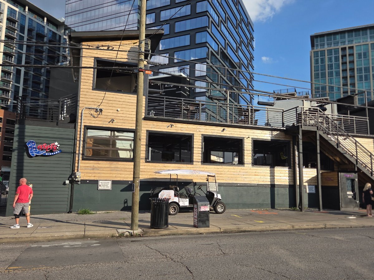 Loser's Bar & Grill